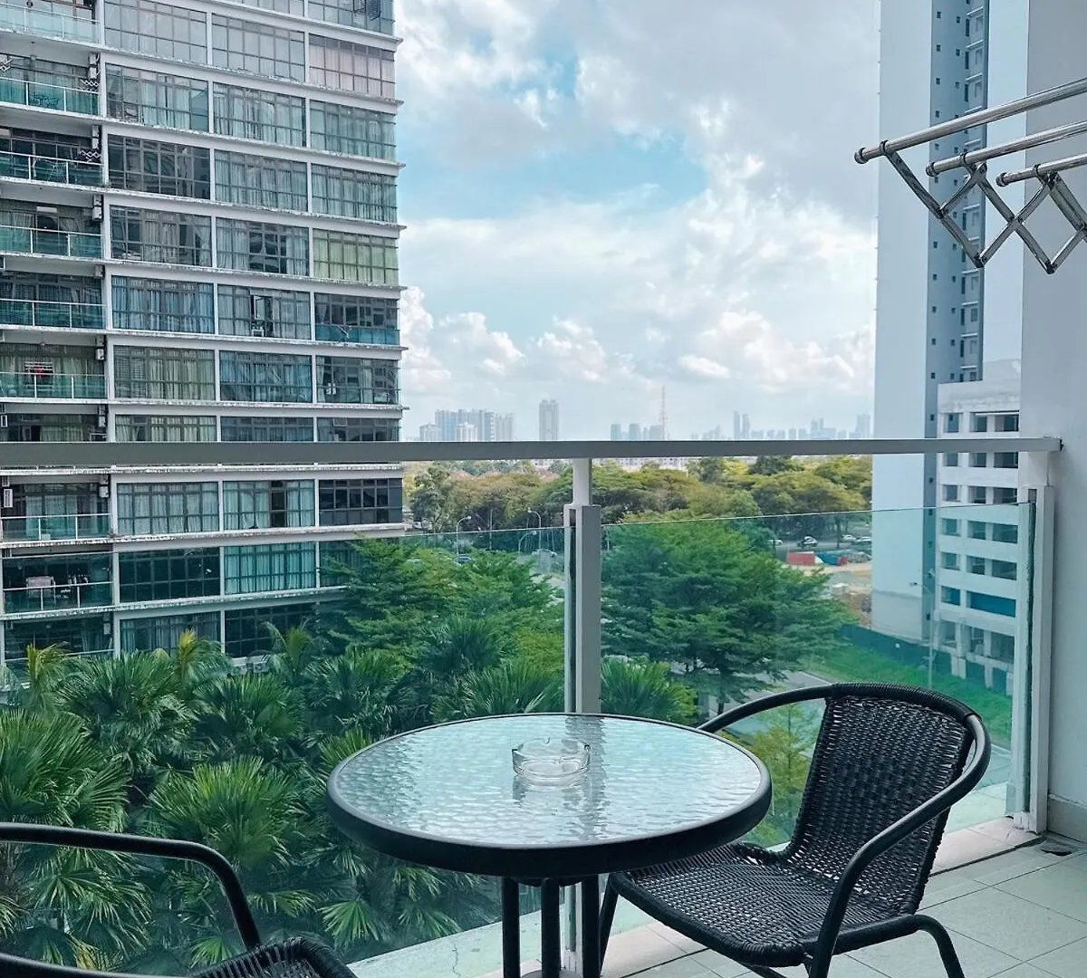 Apartment 28 - Yellow Bloom Cottage At Mount Austin, Jb Johor Bahru Malaysia